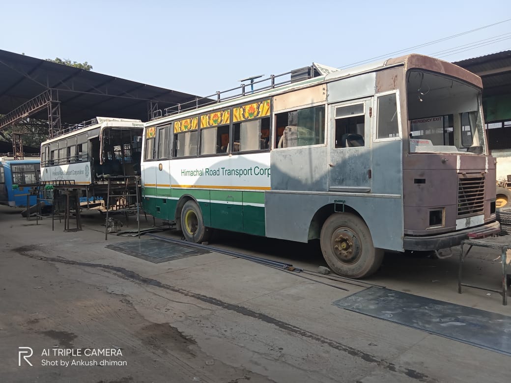 Piece meal workers strike affect the repair work in tyre and body building workshops in Parvanoo