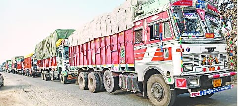 Hulasnagra jammed on Lucknow highway, ADG also trapped