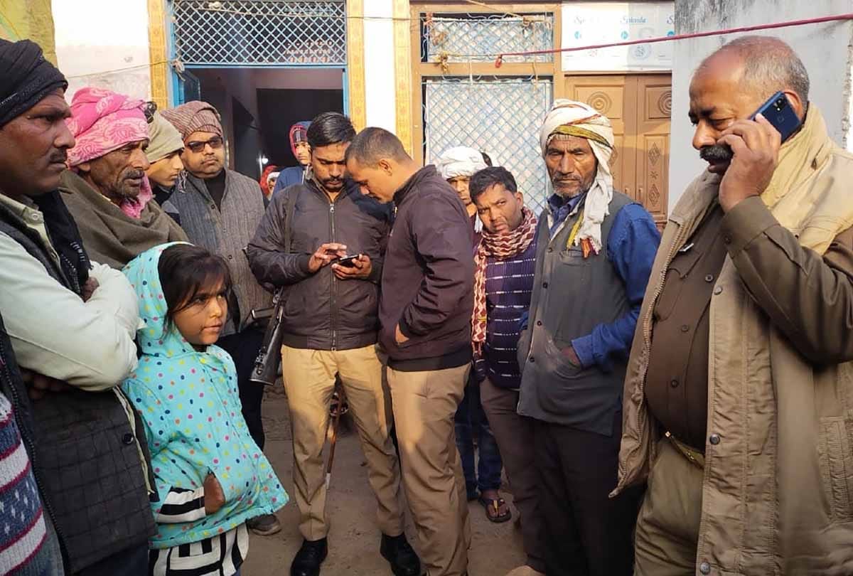 Etawah: Debt-ridden farmer killed his wife and then consumed poison