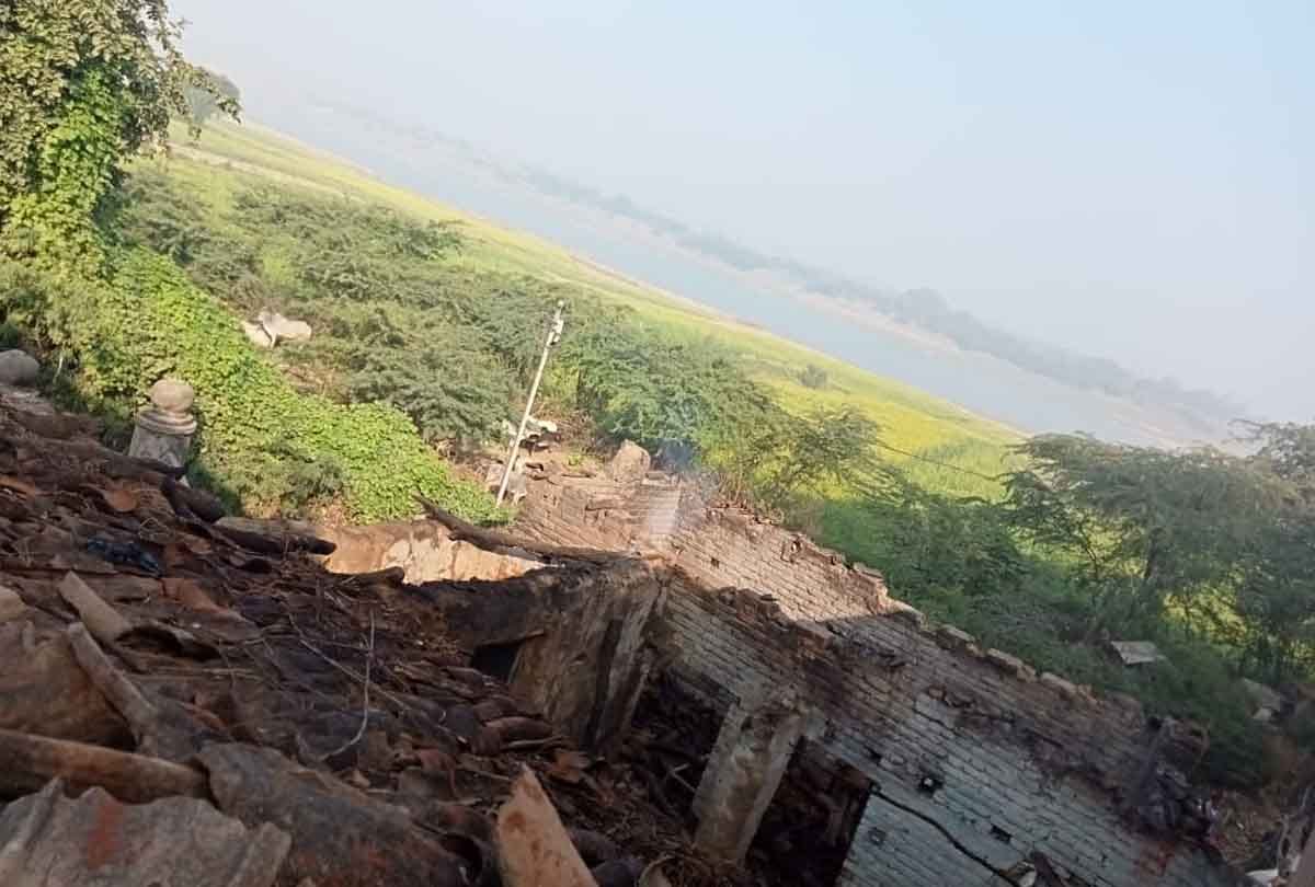 Hamirpur: Old man dies due to fire in house, household items turned to ashes