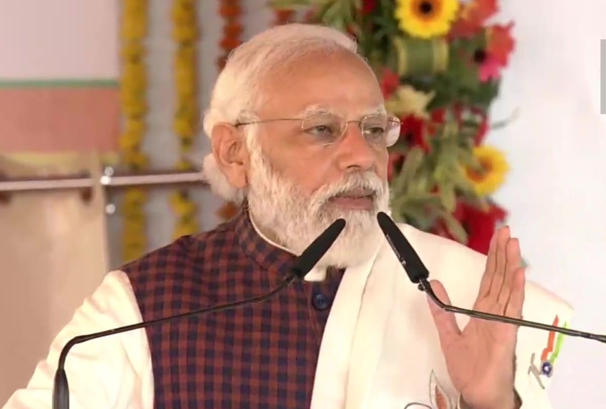 PM Modi gave 19.929 crores to self-help groups of Gorakhpur