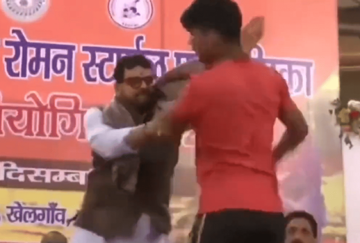 slapped Wrestler in the stage, accused of helping Dawood, know controversies of Brij Bhushan Singh