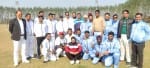 बागपत के काठा गांव स्थित एनएस पब्लिक स्कूल के मैदान में आयोजित मैच में मौजूद डीएम एकादश व पत्रकार