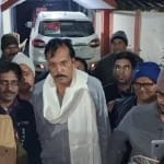 अपने आवास के बाहर राजीव राय