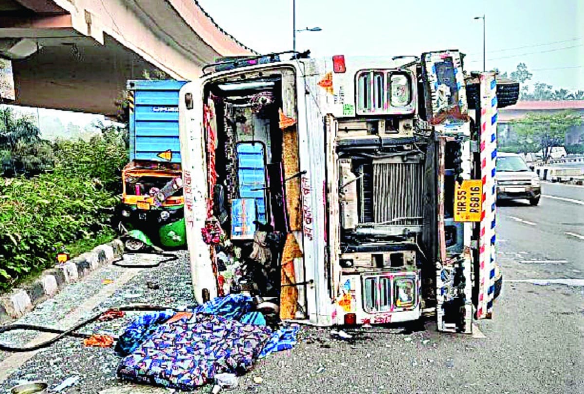 Road accident in Delhi Whoever saw shocked