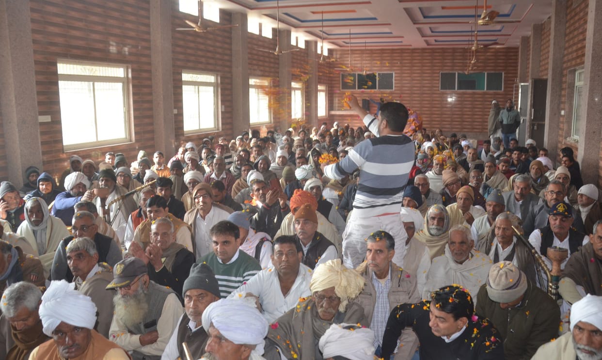 There was applause in Khap Panchayat, flowers were showered on those who supported the movement