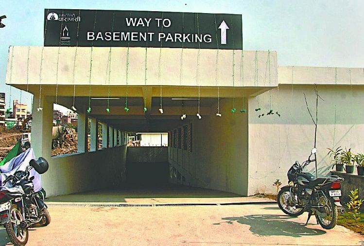 बेनियाबाग में अंडरग्राउंड पार्किंग