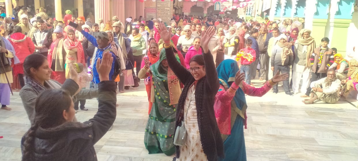 Mathura: Crowd of devotees gathered in Dauji's Praktyotsav