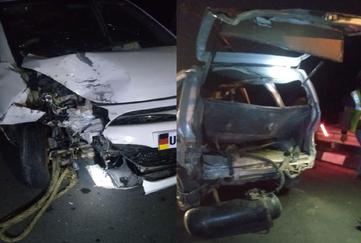 Car And Van Accident Three Died At Agra Lucknow Expressway