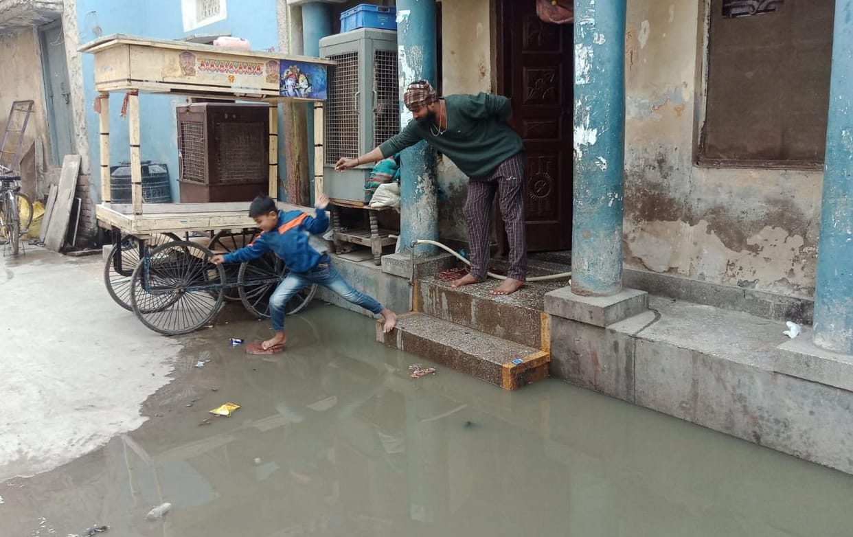 Thirty years old sewer line gets choked again and again, people upset