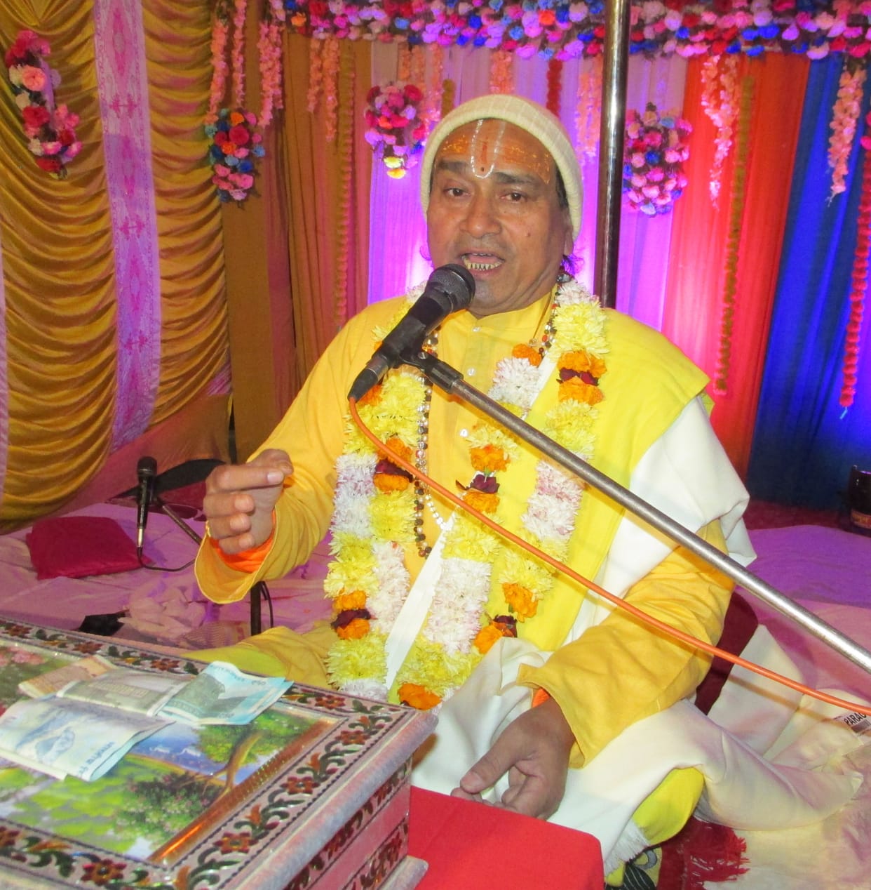 Jatayu gave his life to protect Sita: Murari Shastri