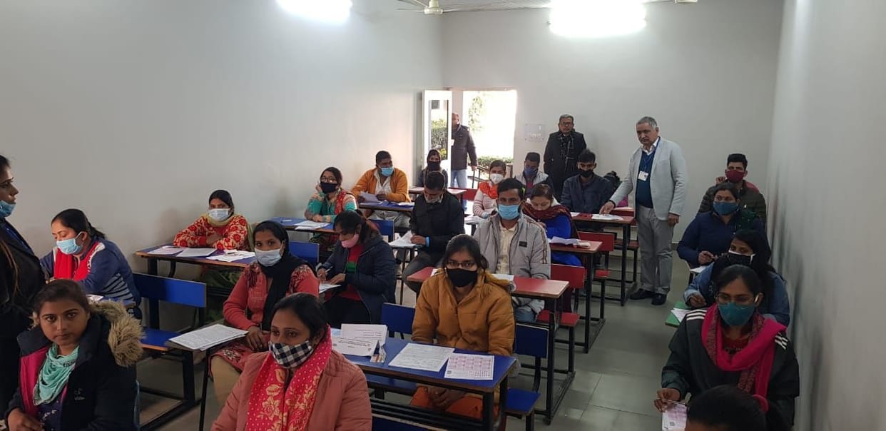 HTET Level-2: A candidate caught copying