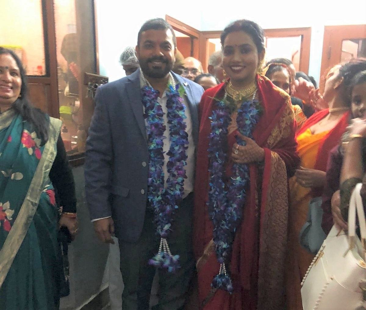 Don't dowry, no rice, wedding of daughter of garlands