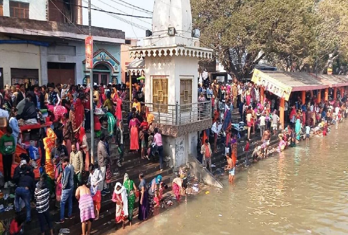 Margashirsha Purnima Devotees Taking A Bath In Holi Ganga
