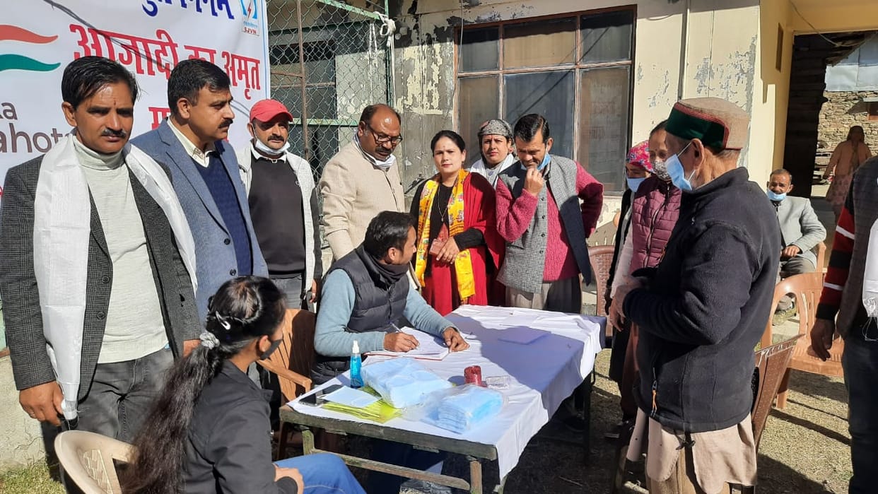300 peope get treatment in health caml held in luhari