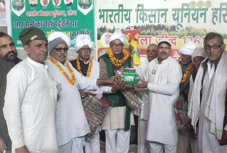 who played a leading role in the farmers movement were honored in Jind of Haryana