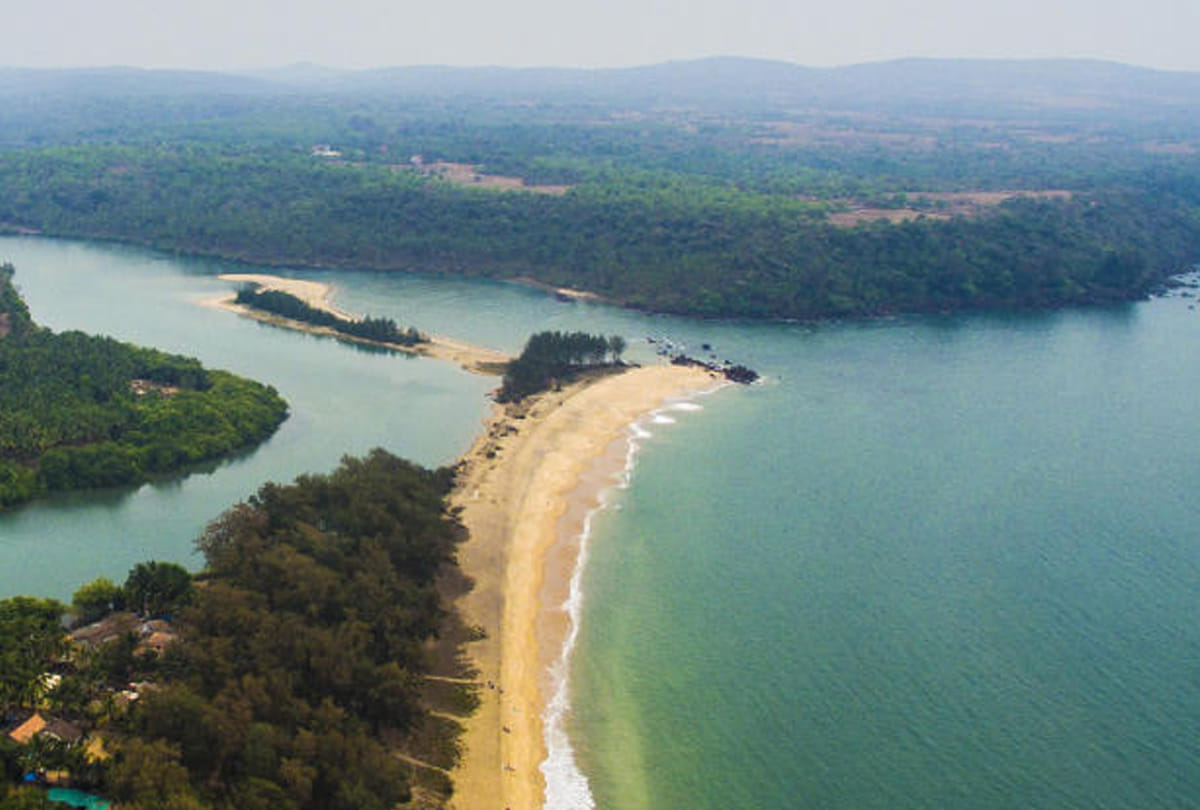 Monsoon Travel Tips 2022 Do not Visit These Places in Monsoon Season Know Reasons Behind it