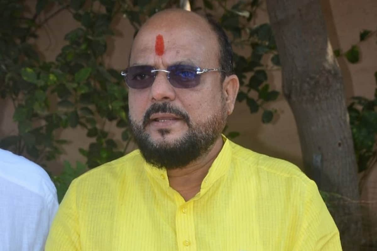 Maharashtra Minister Gulabrao Patil compares Jalgaon roads to cheeks of Hema Malini state women commission asks for apology
