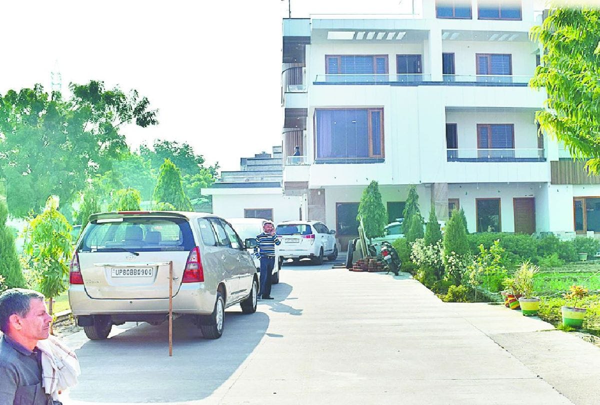 Income Tax Raid End After 66 Hours In Mainpuri Manoj Yadav House Rcl