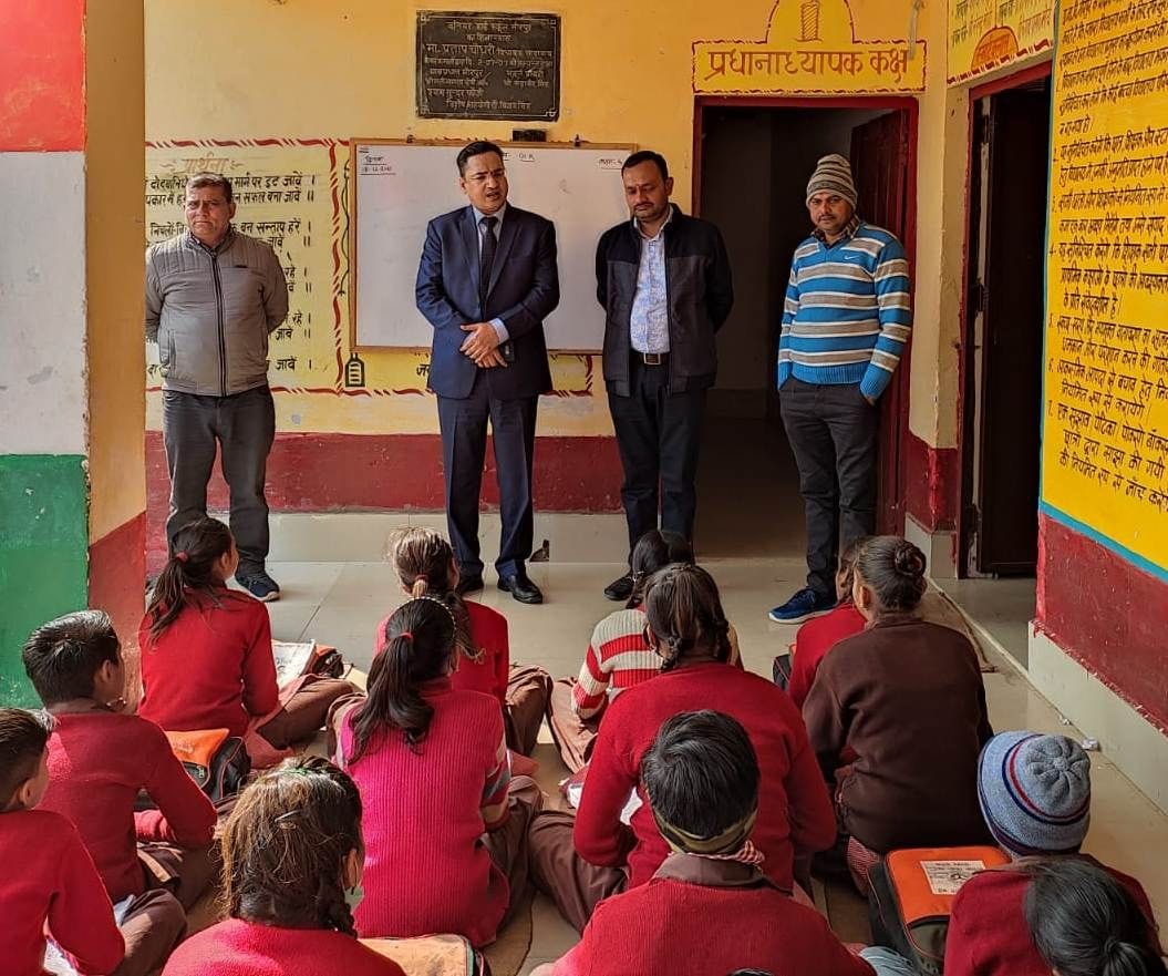 Hathras: Joint Commissioner Income Tax inspired children to study in government school