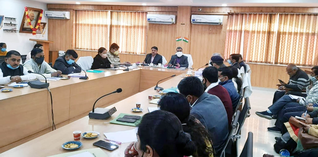 Solve problems of villages boycotted from voting: DM