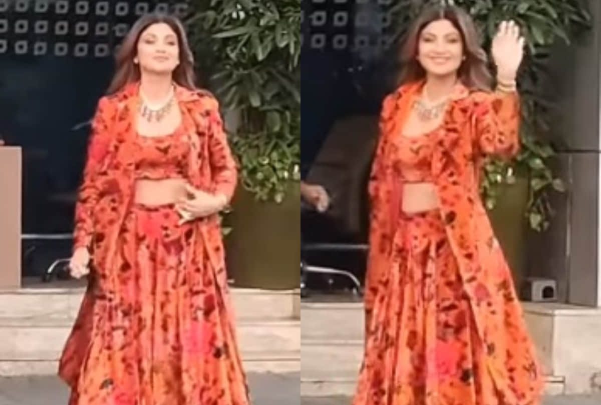 fashion tips velvet is in trend bollywood actress malaika arora shilpa shetty loves to wear
