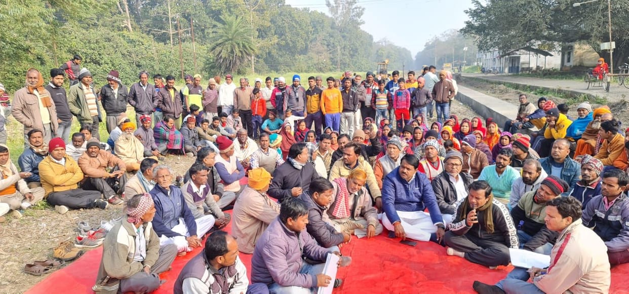 Indefinite picketing started in protest against making Mala station halt