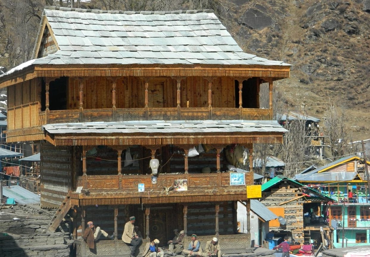 Tourists will not be able to stay in Malana at night, there is no restriction on roaming during the day