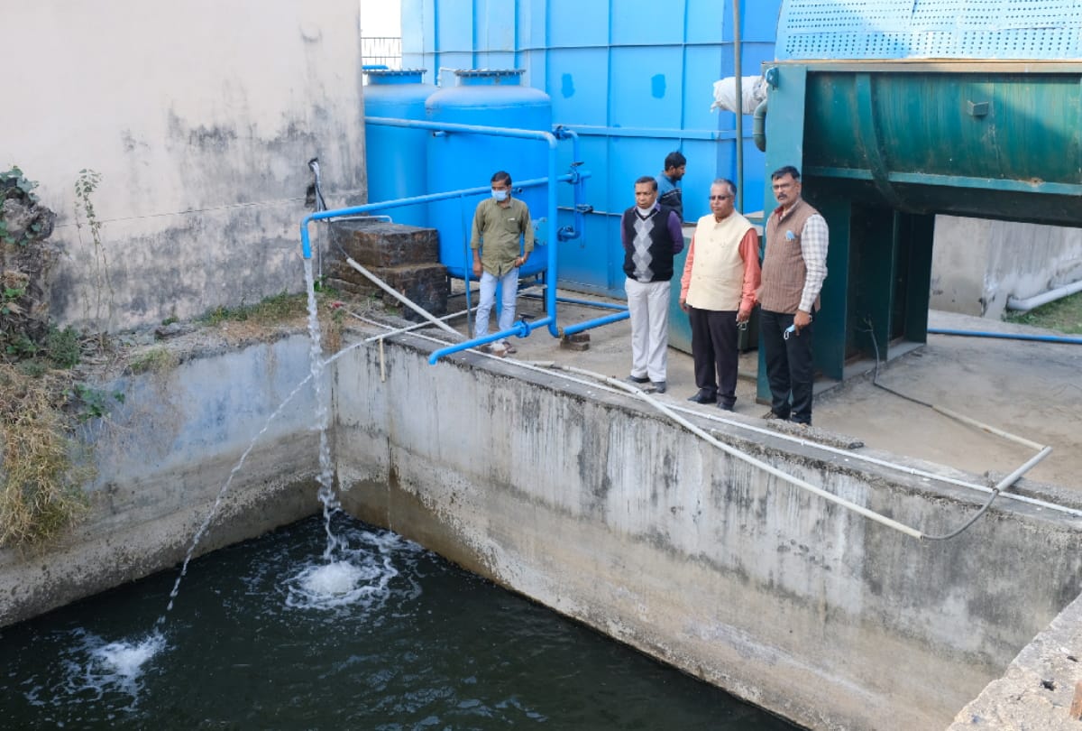 Experts advised to remove silt in Ramgarh tal to solve problem of bad smell