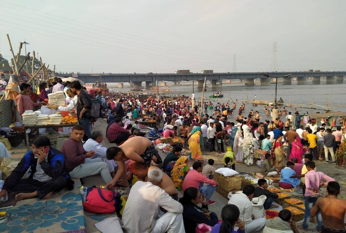 Garhmukteshwar: Even the chilling winter could not stop the path of faith, more than two lakh took a holy dip in the Ganges on Margshish Purnima
