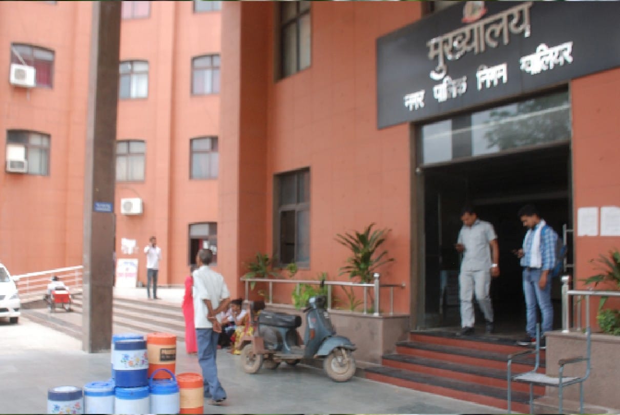 Gwalior: The team of Municipal Corporation reached Indore, inspected the cleanliness system of Indore with the minister in charge, Silavat