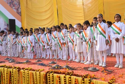 Prayagraj: More than one lakh people sing Vande Mataram together