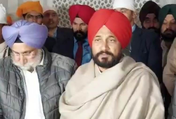 Punjab CM Charanjit Singh Channi reached Sri Harmandir Sahib