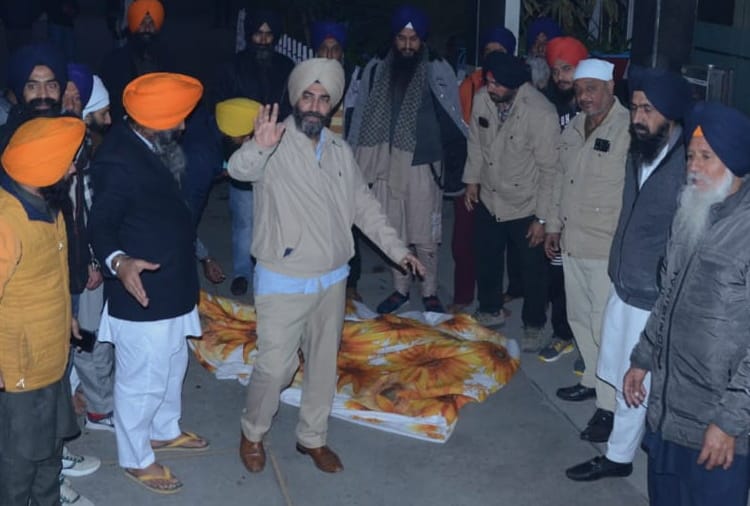 Mobile and handkerchief were not found from accused of Sacrilege in Golden Temple 