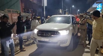 it raid on samajwadi party leader in mau rajiv rai said only 17 thousand were found in 15 hours of interrogation