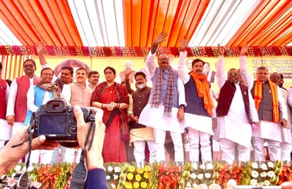 up election 2022 union Minister Smriti Irani in Ghazipur said samajwadi party is feeling pain of running bulldozer on mafias
