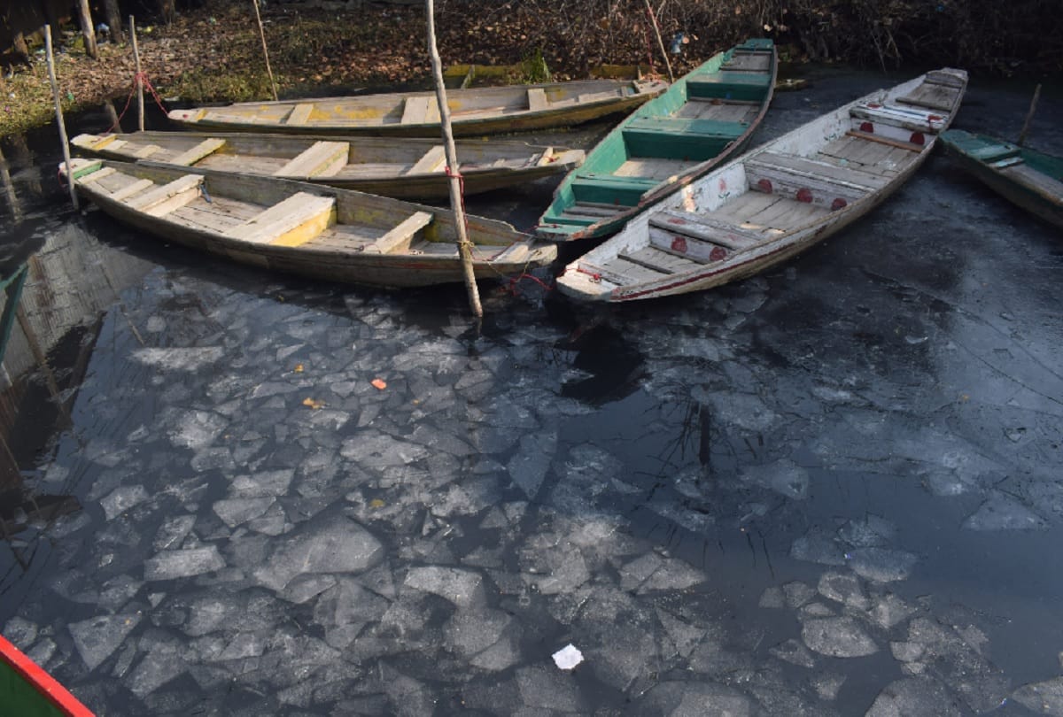 Cold weather continues in Jammu and Kashmir minus 8.7 degree mercury in Pahalgam