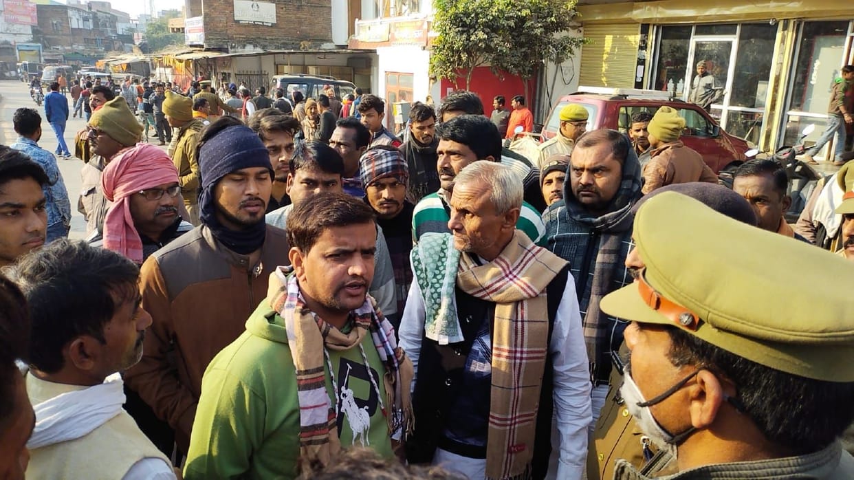 Fight in Bhajanashram Trust premises, uproar