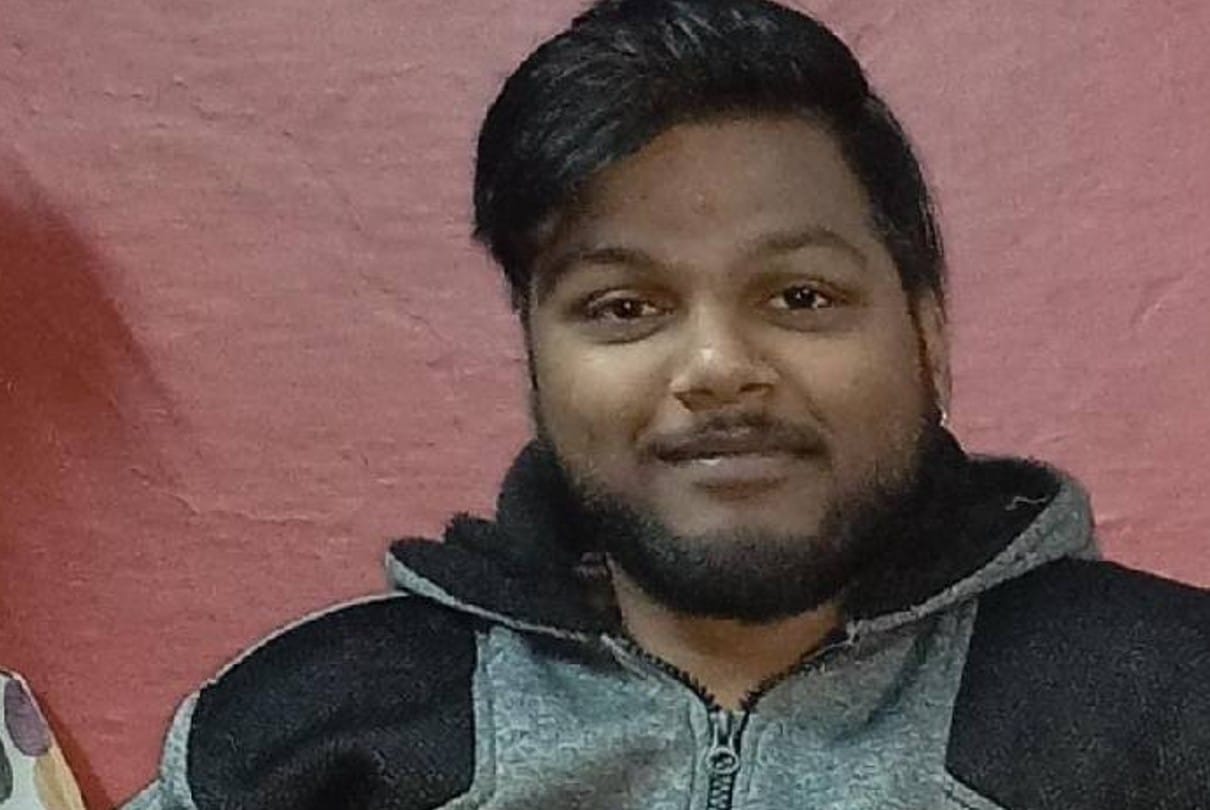 Ujjain: told friends by doing Facebook live - do not fall in the trap of girls, later died after consuming poison