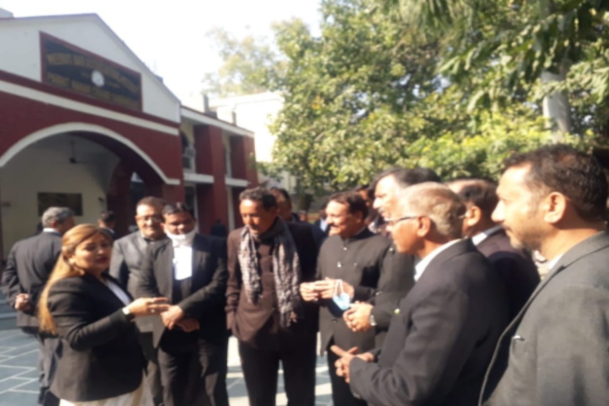 Protest against increase in court fees: Advocates of Western UP will not do judicial work today