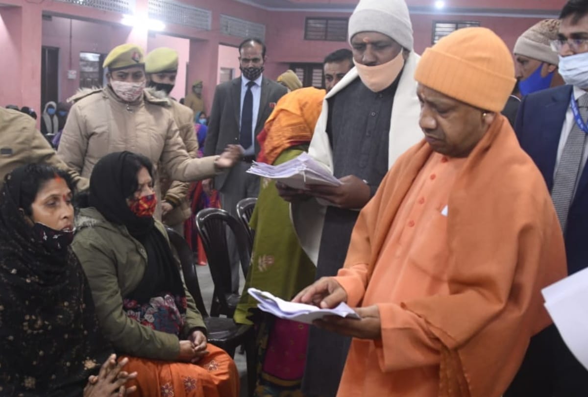 CM Yogi Adityanath directs action against land mafia in Janata Darbar at Gorakhnath temple