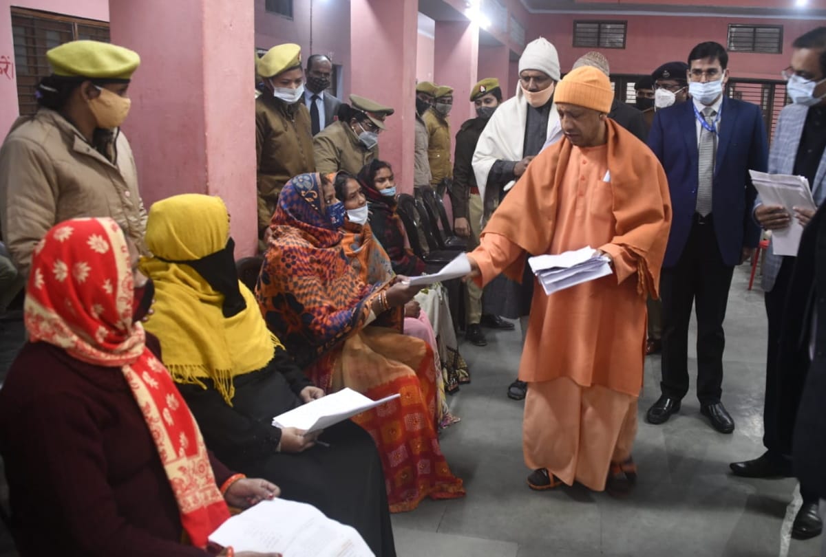 CM Yogi Adityanath directs action against land mafia in Janata Darbar at Gorakhnath temple