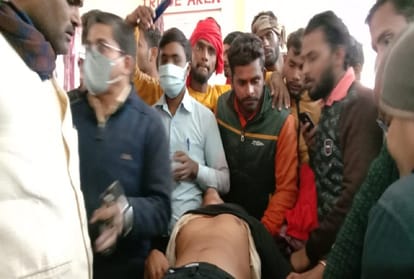 Huge uproar over postponement of student union elections in ballia  former General Secretary tried to immolate himself
