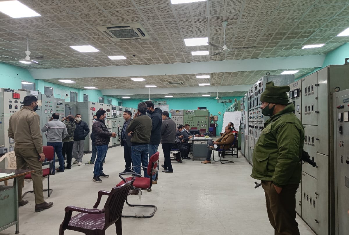 Black out in Jammu Kashmir, Army deployed in the main grids of the state, electricity workers' strike continues, supply stalled in many areas for the third day