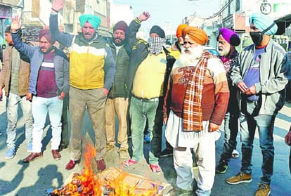 Black out in Jammu Kashmir, Army deployed in the main grids of the state, electricity workers' strike continues, supply stalled in many areas for the third day