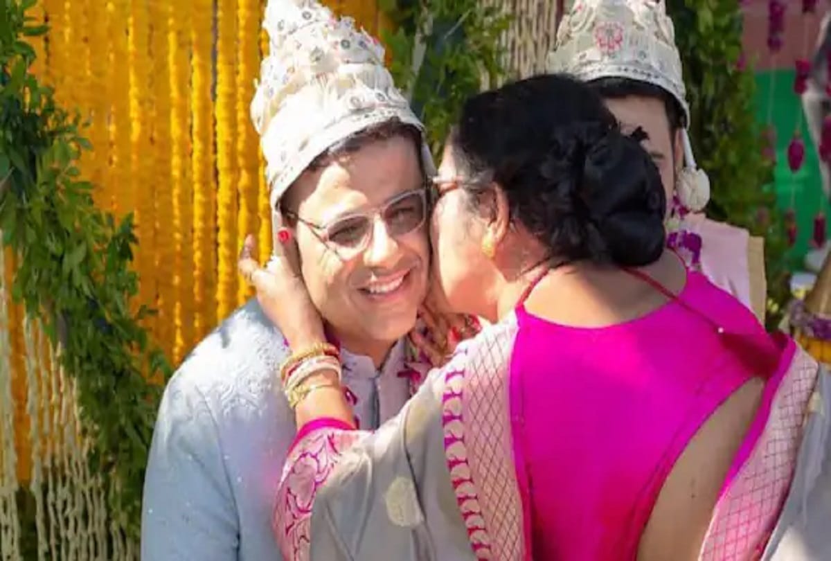 Telangana gay couple marriage pics, Mother father also blessed, Hyderabad gay couple marriage