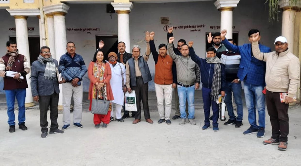 Professors lodged protest against black band dam