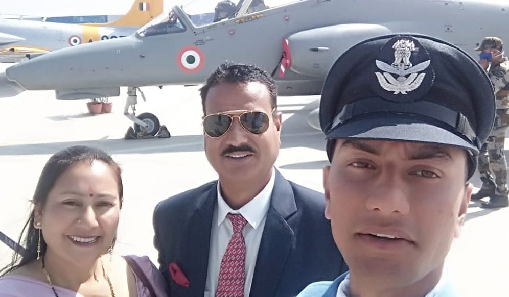 Farmer's son Nitesh Khantwal became a flying officer in the Air Force