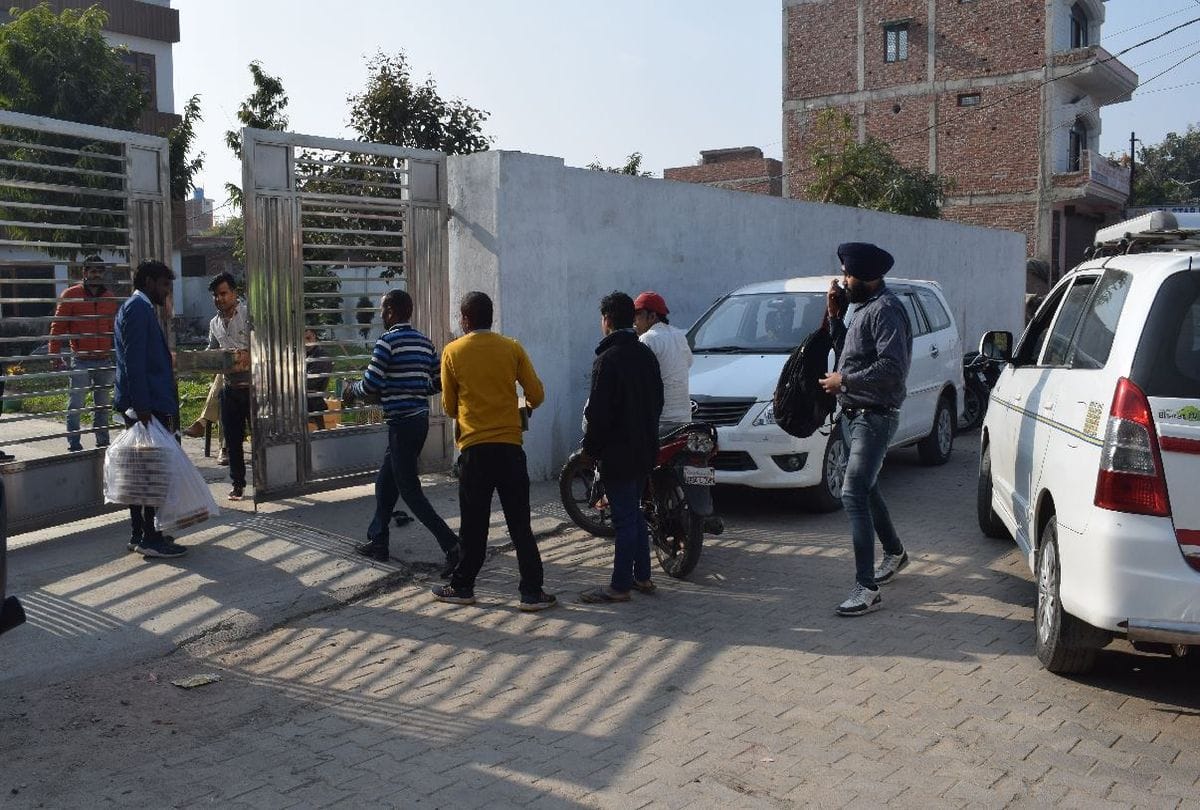 Income Tax Raid At Sp Leader Manoj Yadav House Third Day