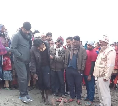 young man deadbody  found under suspicious circumstances in mau brother accuse for  murder